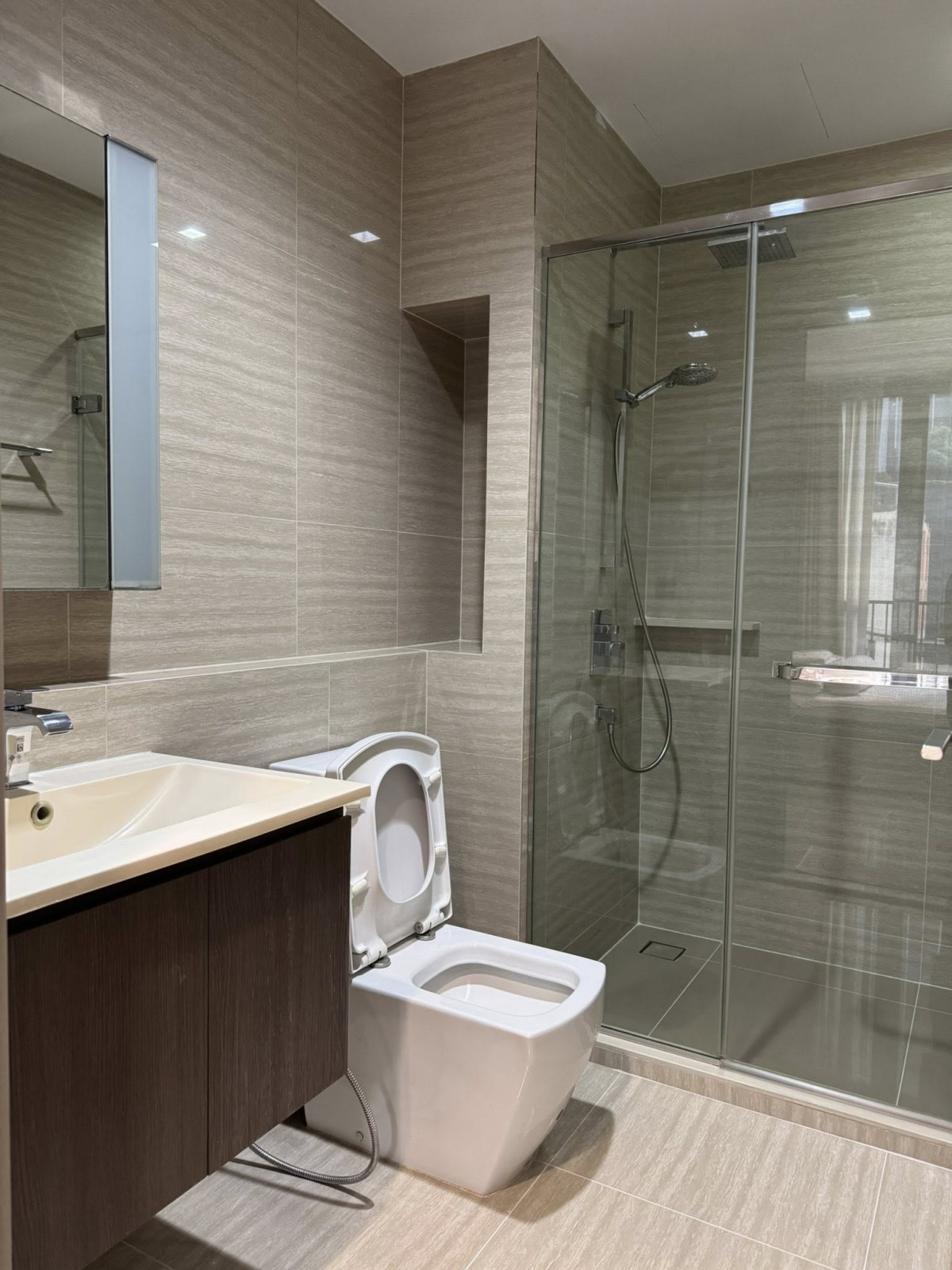 ให้เช่าคอนโดพระราม 9 เพชรบุรีตัดใหม่ RCA : เช่าคอนโด  เดอะ ไลน์ อโศก-รัชดา MRT-พระราม 9 ดินแดง เขต ดินแดง กรุงเทพ CX-143982