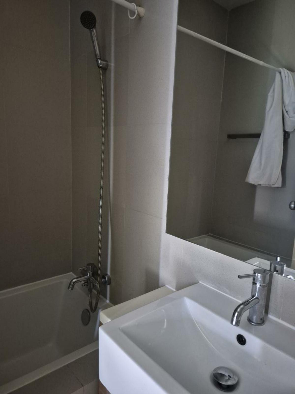 For RentCondoSukhumvit, Asoke, Thonglor : FOR RENT condo , Noble Reveal , BTS-Ekkamai , Phra Khanong , Watthana , Bangkok , CX-00823