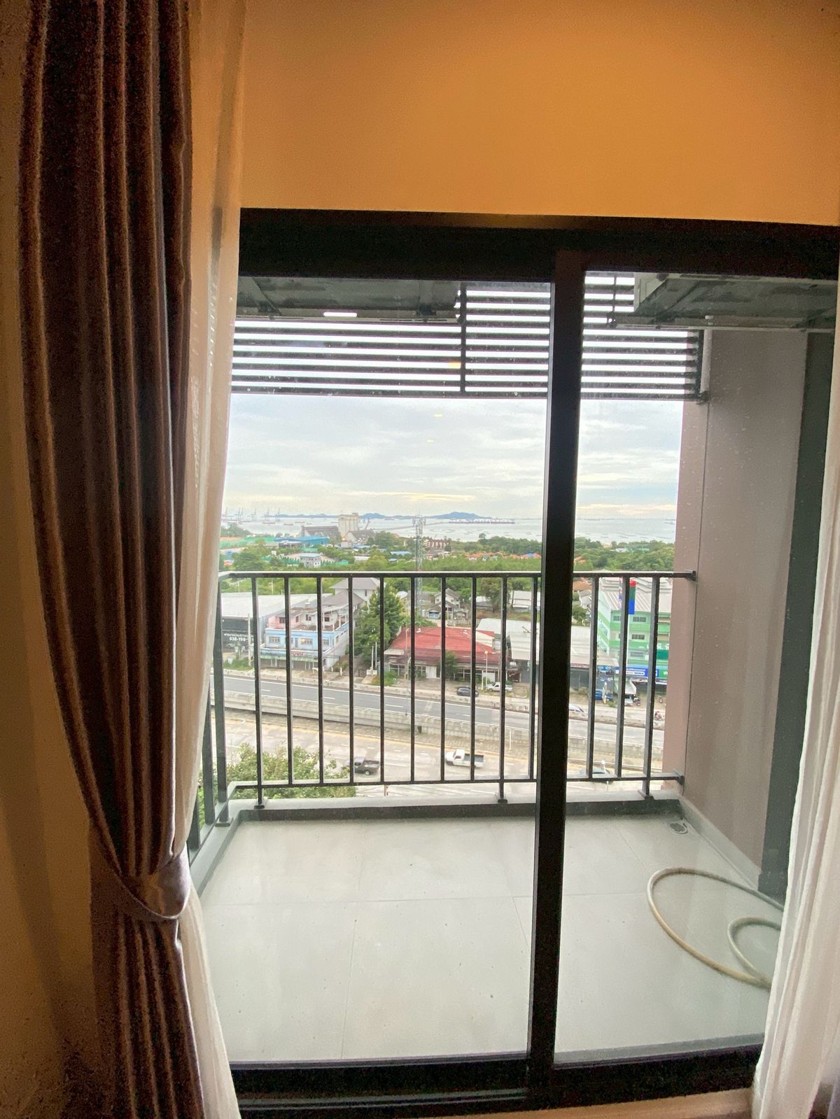 ให้เช่าคอนโดศรีราชา แหลมฉบัง บ้านบึง : ให้เช่า Knightsbridge The Ocean Sriracha คอนโดวิวทะเล ห้องสวย พร้อมเฟอร์นิเจอร์ ใจกลางศรีราชา