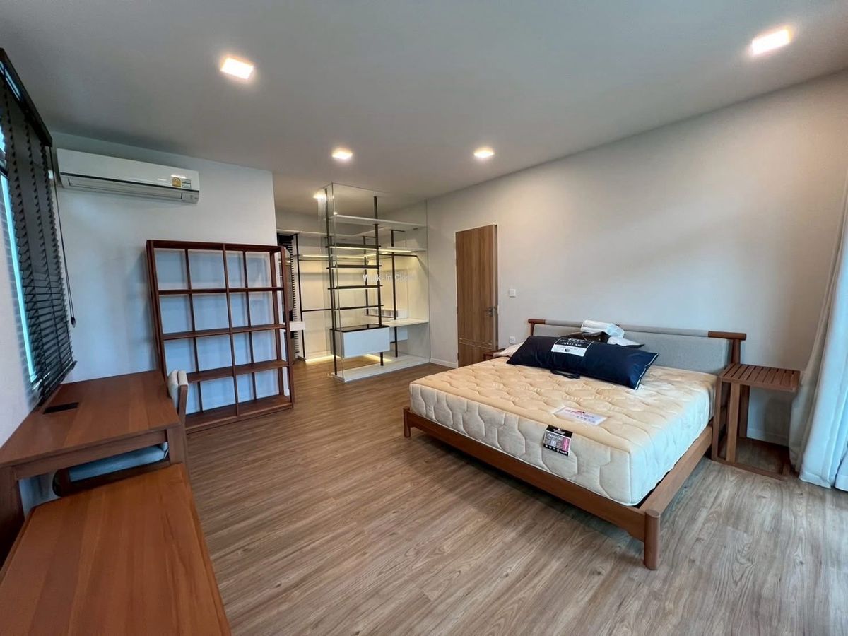 บ้านสมุทรปราการ สำโรง : ด่วน 📌Mantana Bangna KM.15 ขนาด 283 Sq.m 4 bed 5 bath เพียง 22 MB ( Rent 180,000 / m) ติดต่อ 086-795-9997 