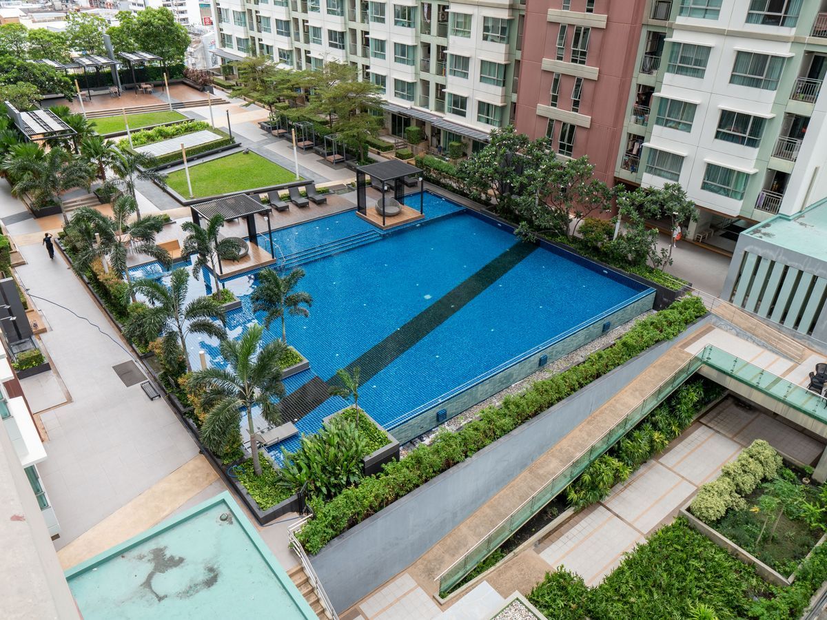 For SaleCondoRama3 (Riverside),Satupadit : Condo for sale, Lumpini Park Riverside Rama 3 Lumpini Park Riverside-Rama 3 condo on the Chao Phraya River. The only place of Lumpini The room is very beautiful, genuine woodwork, unique design, of course. Really full price. Very good value. 1 bedroom, 32