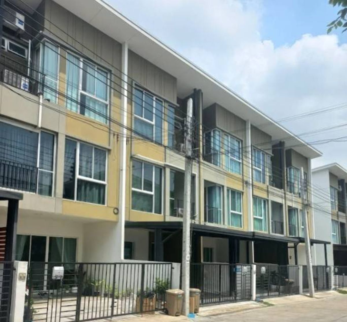 For SaleTownhomeNawamin, Ramindra : 19 sq.whi 3 bedrooms, 3 -layer townhome, Bless Town Ramintra 127
