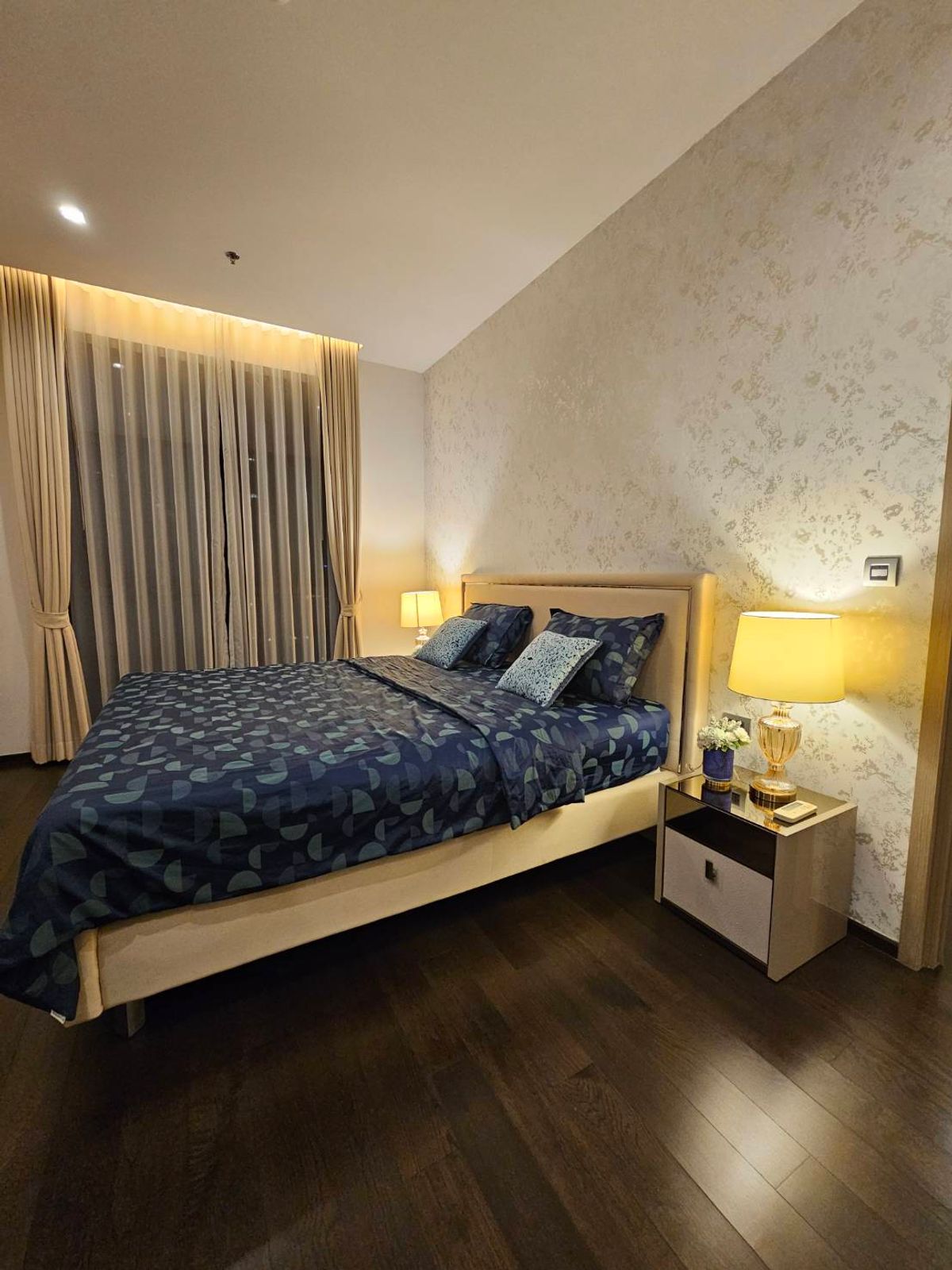 For RentCondoSukhumvit, Asoke, Thonglor : For Rent 1 Bedroom 59 SQ.M Nice Decoration Ready to Move in (Negotiation)