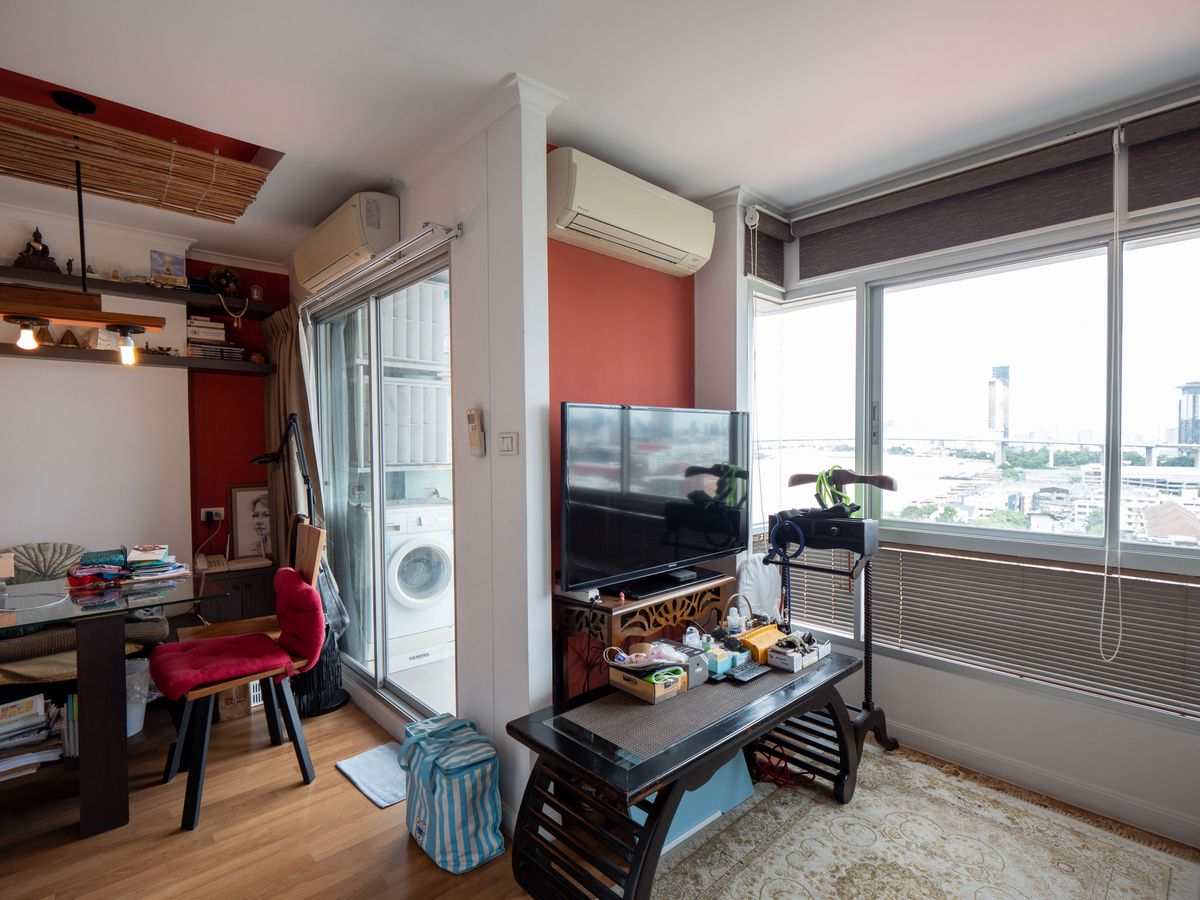 For SaleCondoRama3 (Riverside),Satupadit : Condo for sale, Lumpini Park Riverside Rama 3 Lumpini Park Riverside-Rama 3 condo on the Chao Phraya River. The only place of Lumpini The room is very beautiful, genuine woodwork, unique design, of course. Really full price. Very good value. 1 bedroom, 32