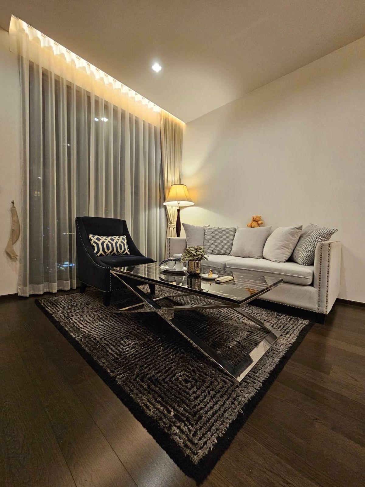 For RentCondoSukhumvit, Asoke, Thonglor : FOR RENT  1 BEDROOM  59 Sq.m  NICE DECORATION  READY TO MOVE IN ( NEGOTIATION )
