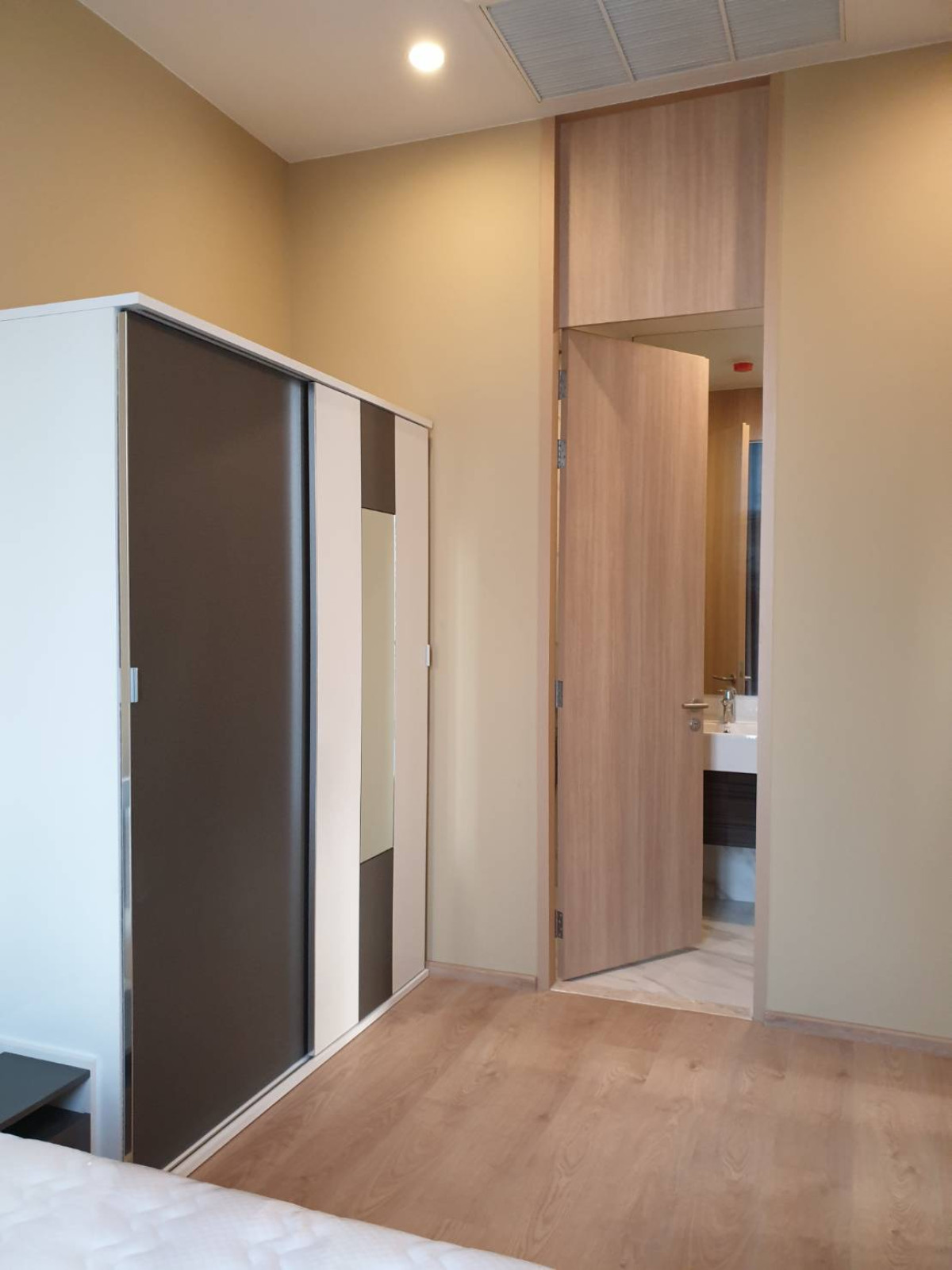 ให้เช่าคอนโดสุขุมวิท อโศก ทองหล่อ : เช่าคอนโด  โนเบิล บี 19 วิวสวย ชั้นสูง BTS-อโศก คลองเตยเหนือ เขต วัฒนา กรุงเทพ  CX-139630