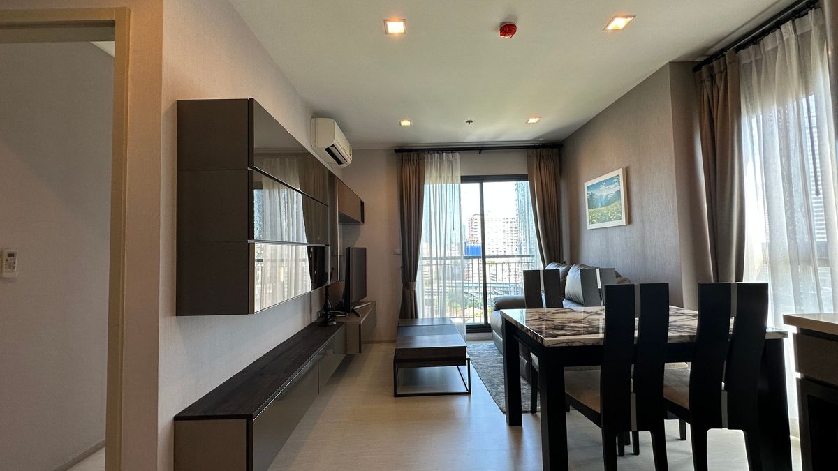 ให้เช่าคอนโดสุขุมวิท อโศก ทองหล่อ : Condo for rent Rhythm Sukhumvit 36 -38 Monthly 40,000 thb.