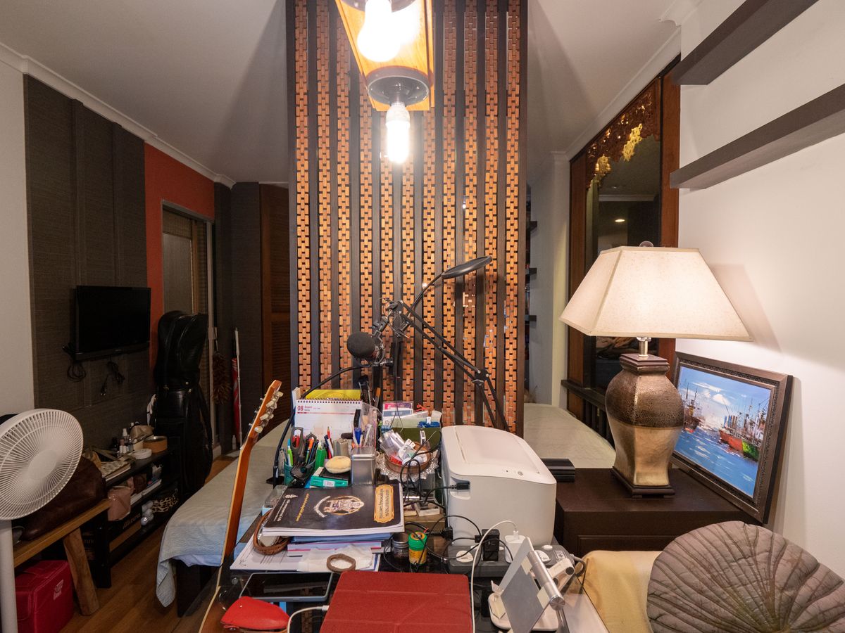 For SaleCondoRama3 (Riverside),Satupadit : Condo for sale, Lumpini Park Riverside Rama 3 Lumpini Park Riverside-Rama 3 condo on the Chao Phraya River. The only place of Lumpini The room is very beautiful, genuine woodwork, unique design, of course. Really full price. Very good value. 1 bedroom, 32