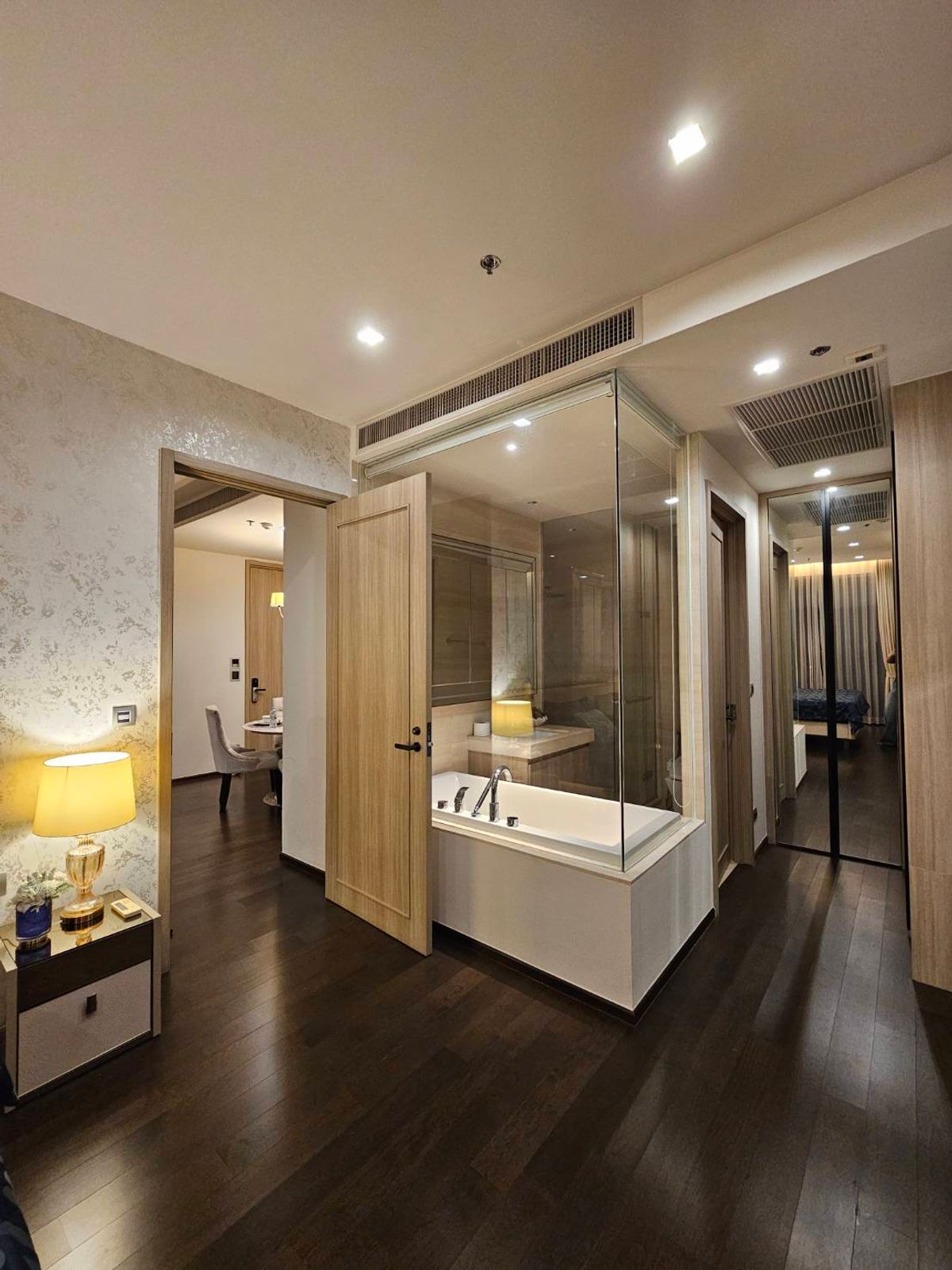 For RentCondoSukhumvit, Asoke, Thonglor : For Rent 1 Bedroom 59 SQ.M Nice Decoration Ready to Move in (Negotiation)