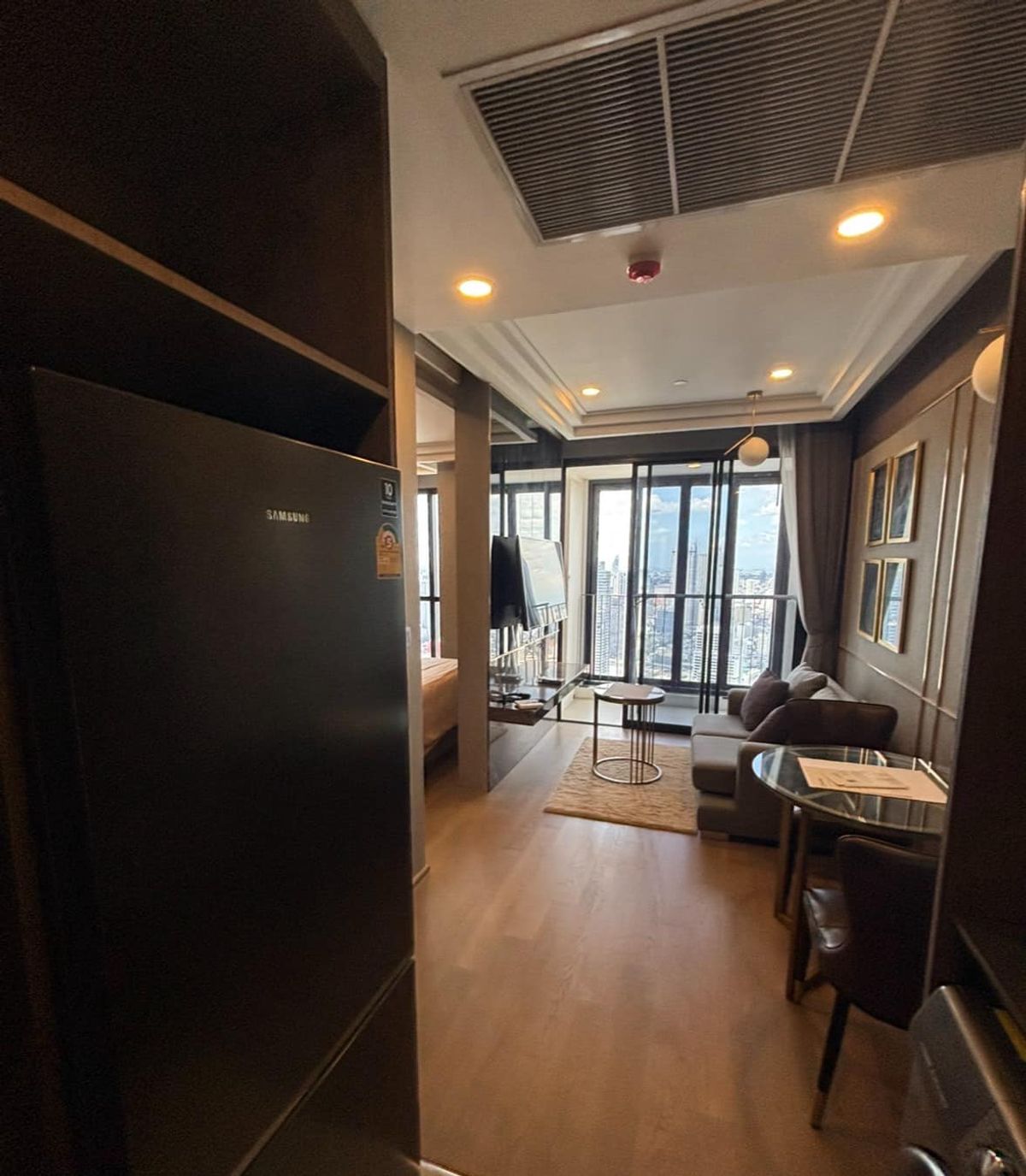 For RentCondoSiam Paragon ,Chulalongkorn,Samyan : Rent RR926 Ashton Chula-Silom. Beautiful room, full furniture near Sam Yan MRT BTS.