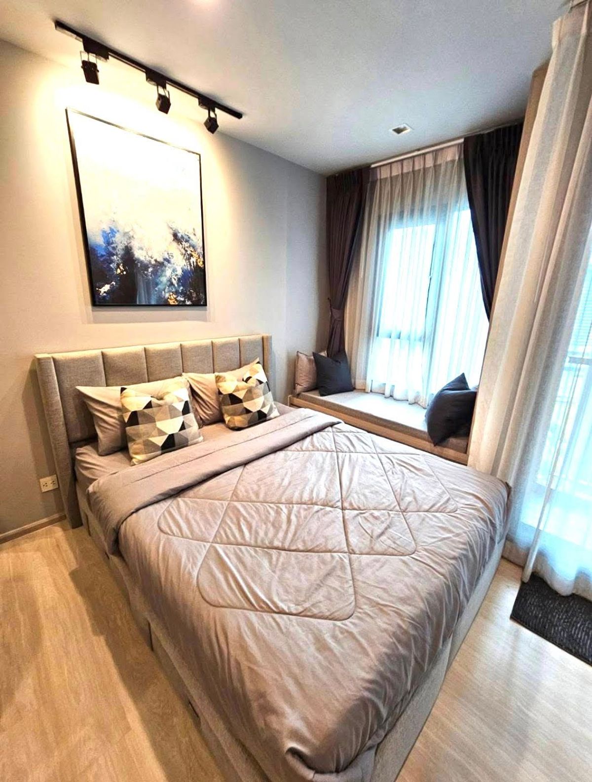 For RentCondoWitthayu, Chidlom, Langsuan, Ploenchit : Life One Wireless Condo for Rent (Life One Wireless), size 25 sq.m.