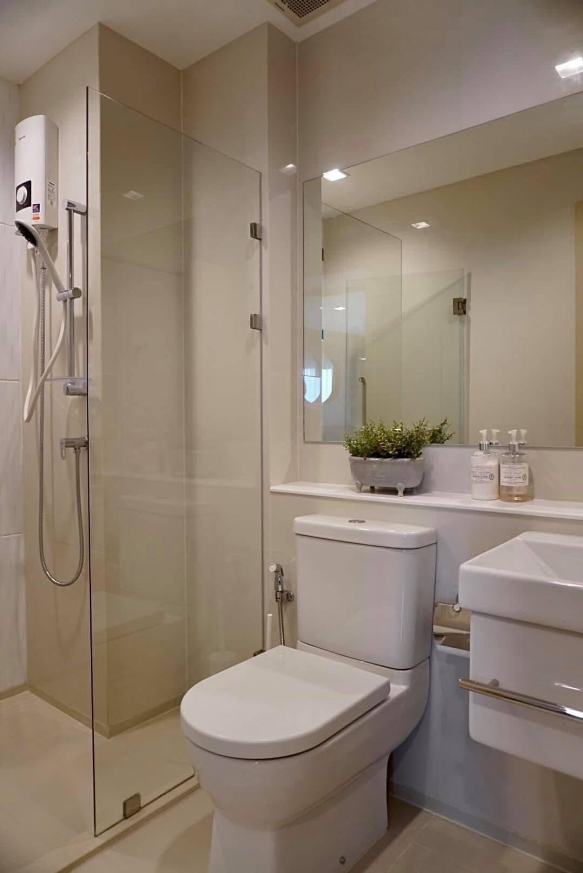 ให้เช่าคอนโดวิทยุ ชิดลม หลังสวน : Life One Wireless【𝐑𝐄𝐍𝐓】🔥ความหรูในโทนเทาควัน ผสมผสานเฟอร์นิเจอร์โมเดิร์นและการจัดสเปซที่ลงตัว🔥  ติดต่อไลน์ไอดี: @hacondo