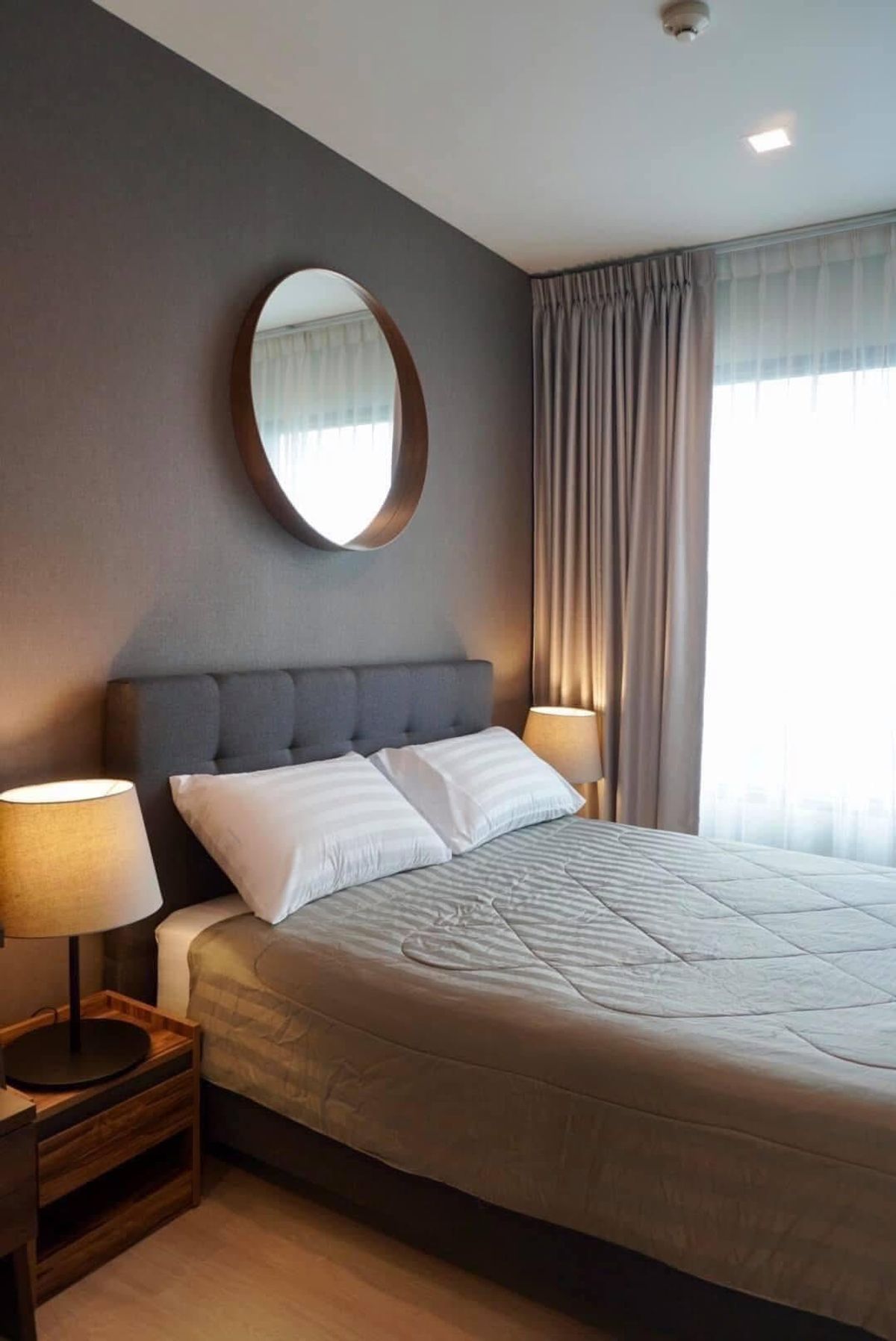 For RentCondoWitthayu, Chidlom, Langsuan, Ploenchit : Life One Wireless【𝐑𝐄𝐍𝐓】🔥Luxury smoky gray tones, combined with modern furniture and a perfect space layout🔥  Contact Line ID: @hacondo