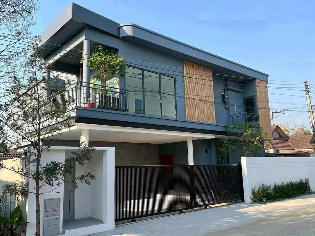 For SaleHouseChiang Mai : BAAN WANG TAN!  Beautiful new house, in the best Chiang Mai location! 