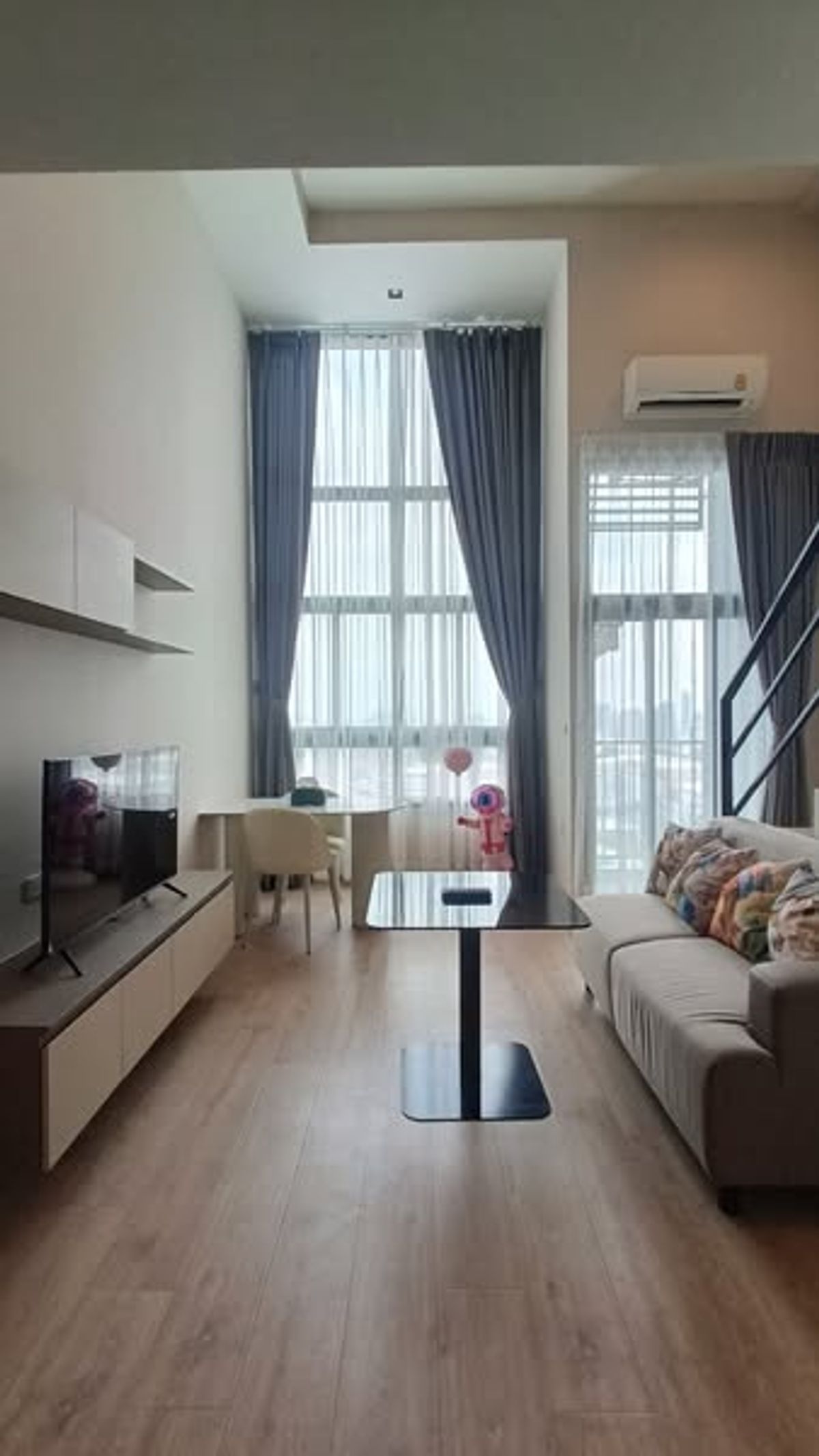For RentCondoRama9, Petchburi, RCA : Condo for RENT IDEO RAMA 9 - Asoke Monthly 28,000 THB.