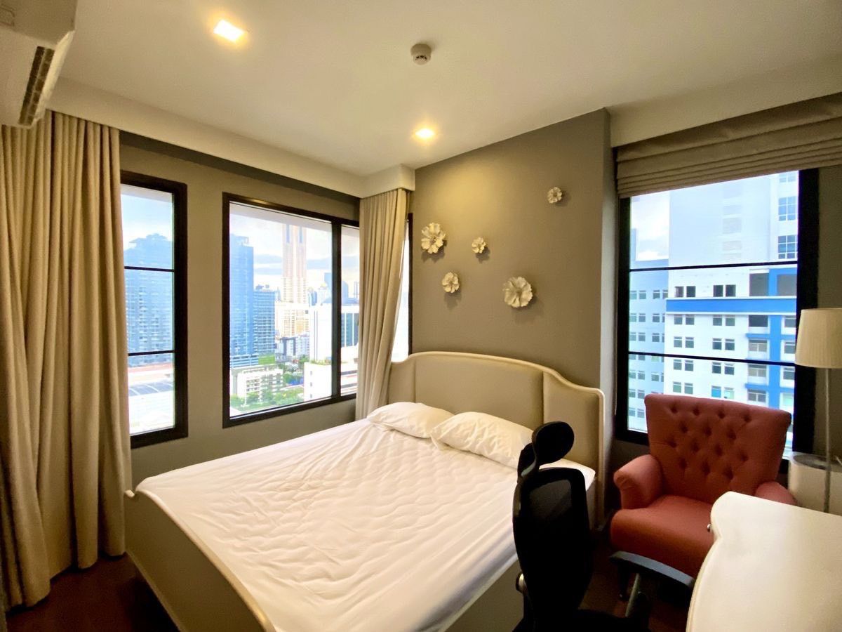 ให้เช่าคอนโดราชเทวี พญาไท : ★ M Phayathai ★ 43 ตรม.,ชั้น 22 (1 ห้องนอน 1 ห้องน้ำ), ★ BTS อนุสาวรีย์ชัยสมรภูมิ และ Airport Link พญาไท ★ใกล้อนุสาวรีย์ชัยสมรภูมิ, King Power, Center One★ สิ่งอำนวยความสะดวกมากมาย★ เครื่องใช้ไฟฟ้าครบครัน★ 