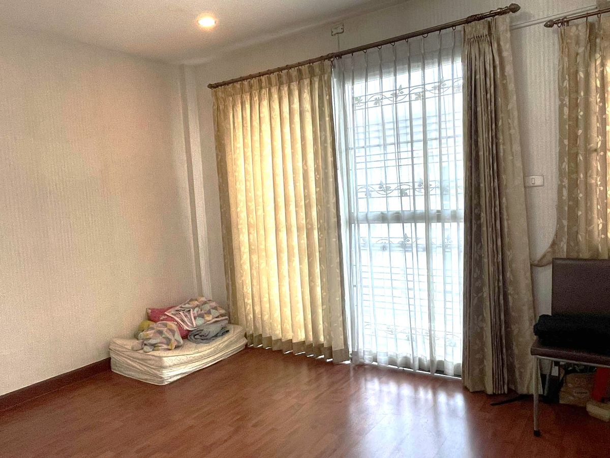 For SaleTownhomeChaengwatana, Muangthong : 3 -storey townhome for sale, 20 square meters, Chuan Chuen Modus Sente, Chaeng Watthana Road, Soi 41, Khlong Kluea Subdistrict, Pak Kred District, Nonthaburi