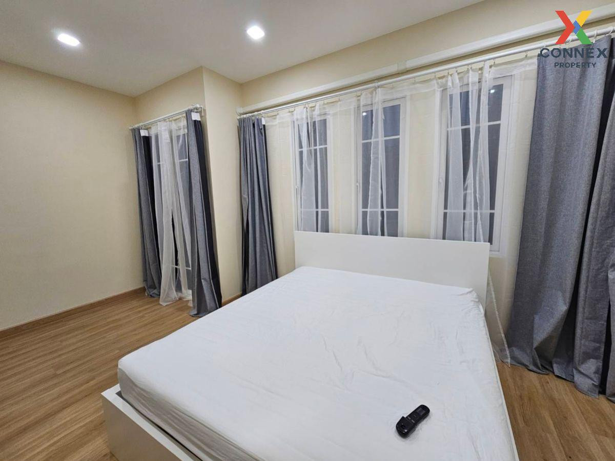 ขายทาวน์โฮมปิ่นเกล้า จรัญสนิทวงศ์ : ขายทาวน์เฮ้าส์/ทาวน์โฮม  โกลเด้น ทาวน์ ศิริราช-ราชพฤกษ์ MRT-บางขุนนนท์ บางขุนศรี เขต บางกอกน้อย กรุงเทพ CX-131389