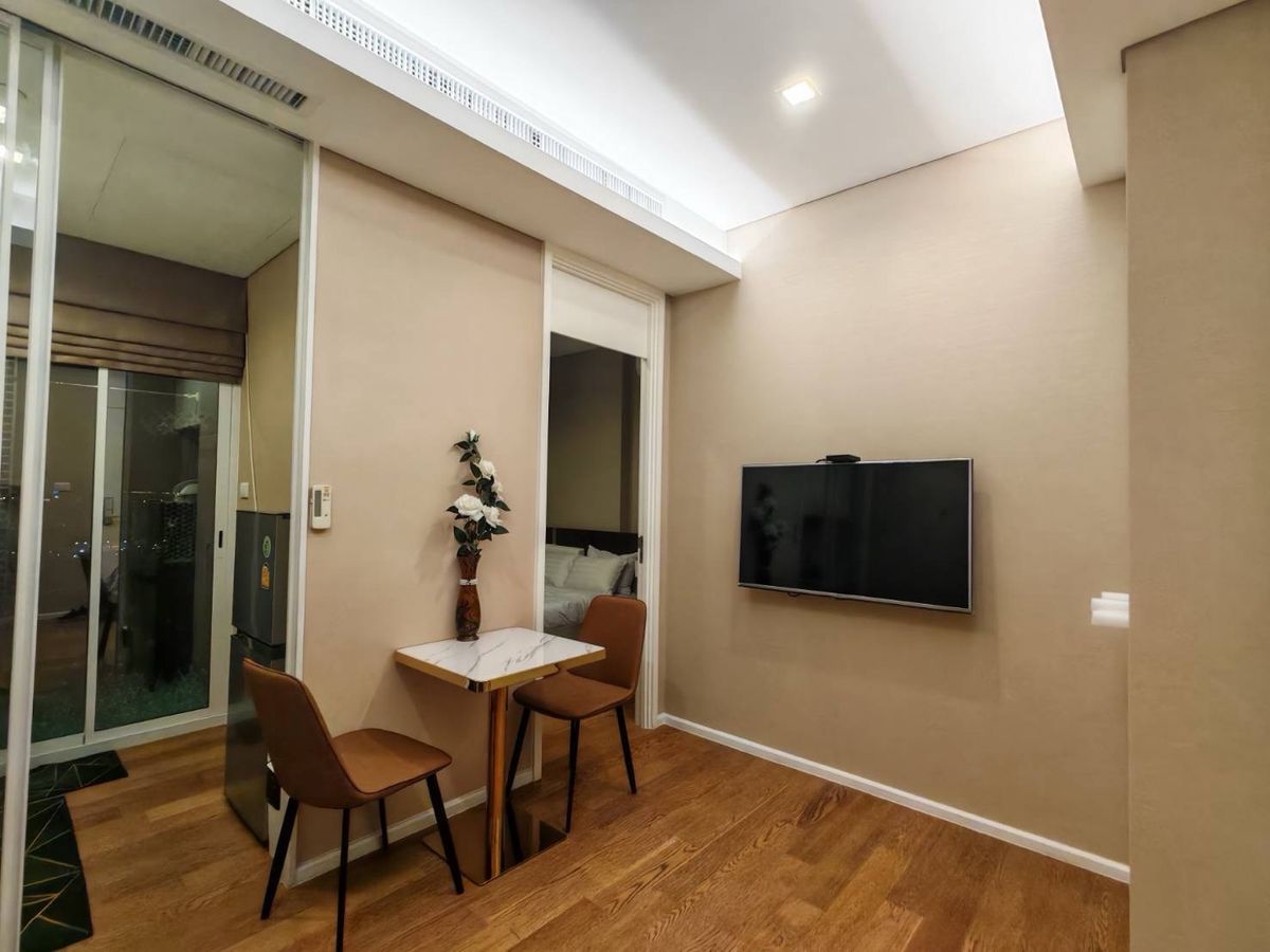 For RentCondoLadprao, Central Ladprao : For rent 🔥 The Saint Residences 🔥 near MRT Phahon Yothin, fully furnished and equipped with appliances.