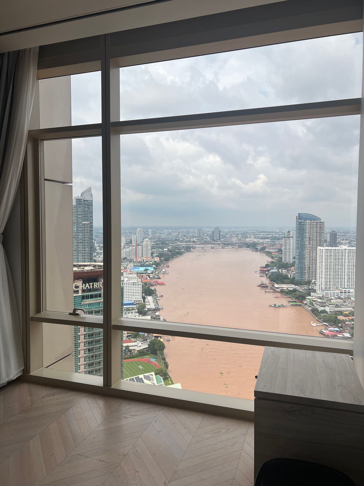 ให้เช่าคอนโดสาทร นราธิวาส : 137 ตร.ม. 2 ห้องนอน ที่ Four Seasons Private Residences กรุงเทพ ริมแม่น้ำเจ้าพระยา