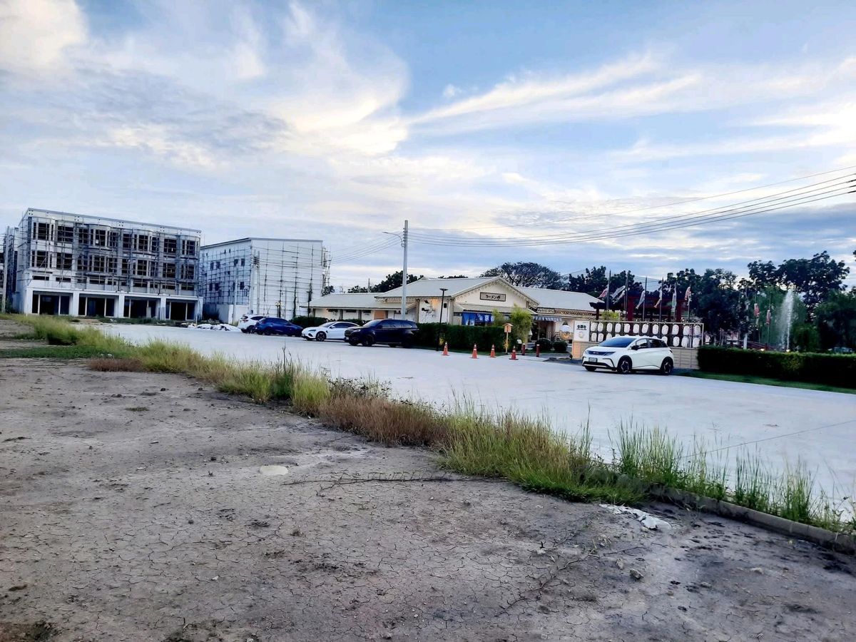 🔥🔥 Selling and renting out land area of 582.2 sq. Wah, next to the Thai Chamber of Commerce, potential location Loading...