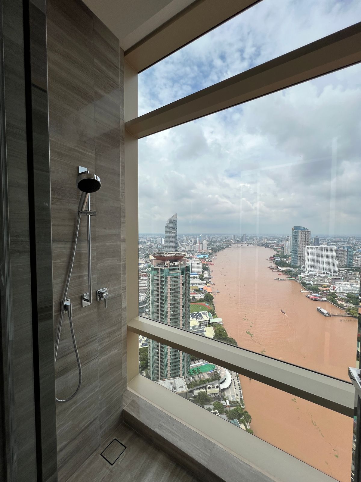 ให้เช่าคอนโดสาทร นราธิวาส : 137 ตร.ม. 2 ห้องนอน ที่ Four Seasons Private Residences กรุงเทพ ริมแม่น้ำเจ้าพระยา