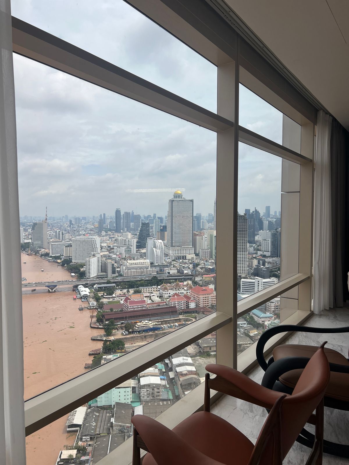 ให้เช่าคอนโดสาทร นราธิวาส : 137 ตร.ม. 2 ห้องนอน ที่ Four Seasons Private Residences กรุงเทพ ริมแม่น้ำเจ้าพระยา