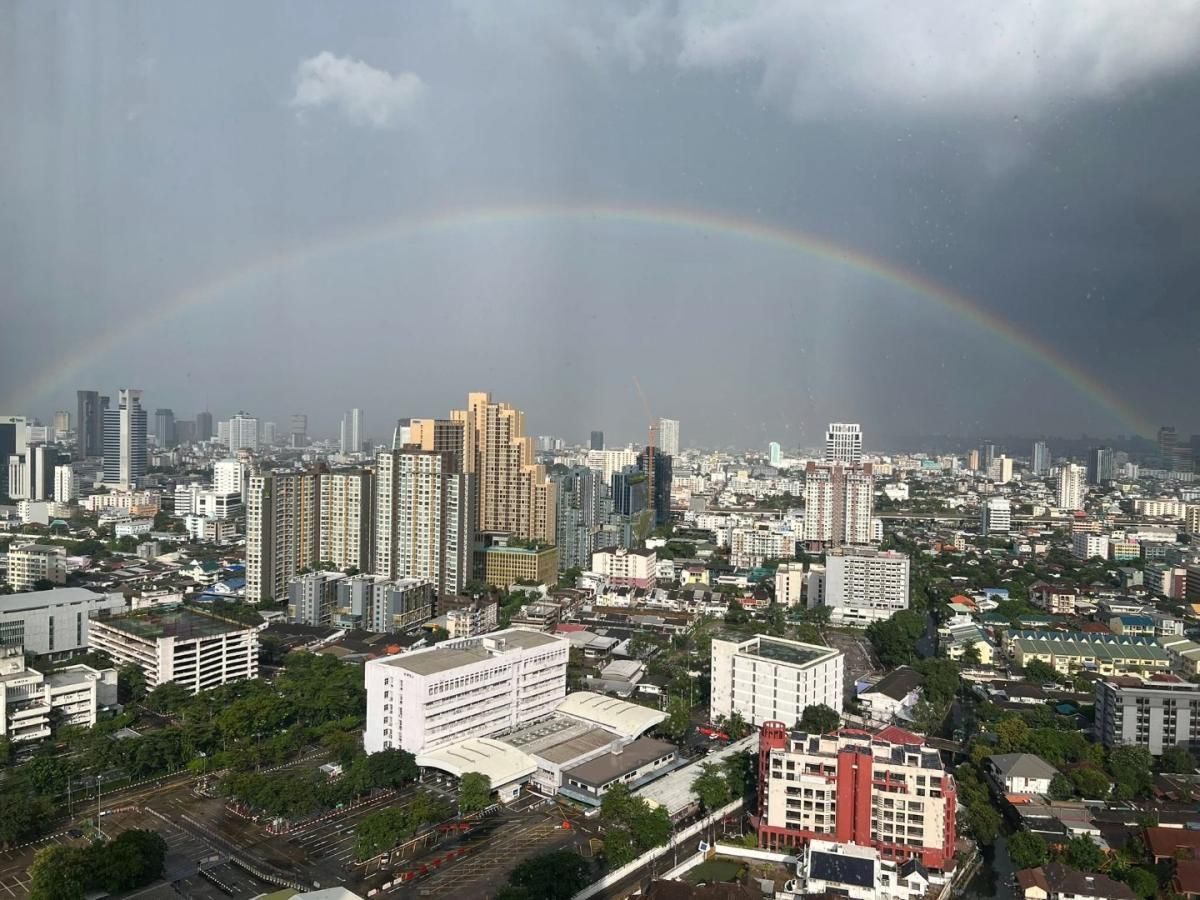 For SaleCondoSapankwai,Jatujak : 🌟 M Jatujak 🌟 Rare Unit Corner Room 56 sq.m.  Best layout in the project 🏡 Near BTS/MRT 🚆 Fully furnished, ready to move in, never rented out  ✅ Yield up to 6%* per year
