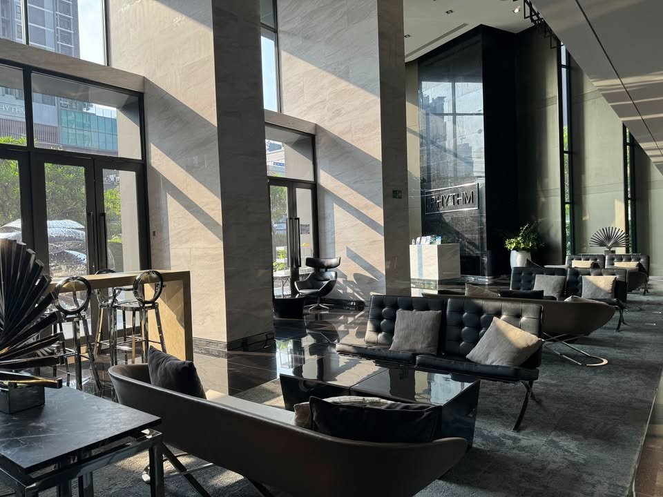 ให้เช่าคอนโดพระราม 9 เพชรบุรีตัดใหม่ RCA : 🔥ให้เช่าด่วน🔥รึทึ่ม อโศก เฟอร์นิเจอร์ครบพร้อมเข้าอยู่ ใจกลางพระราม 9