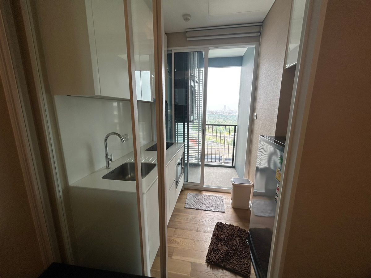 For RentCondoLadprao, Central Ladprao : For rent 🔥 The Saint Residences 🔥 near MRT Phahon Yothin, fully furnished and equipped with appliances.