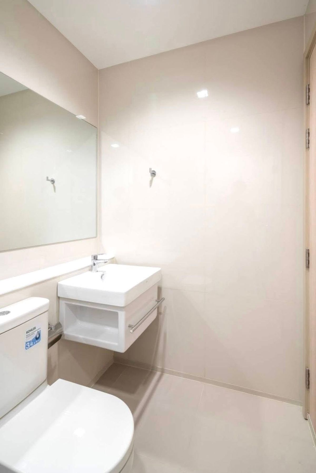 For RentCondoWitthayu, Chidlom, Langsuan, Ploenchit : Life One Wireless Condo for Rent (Life One Wireless), size 25 sq.m.