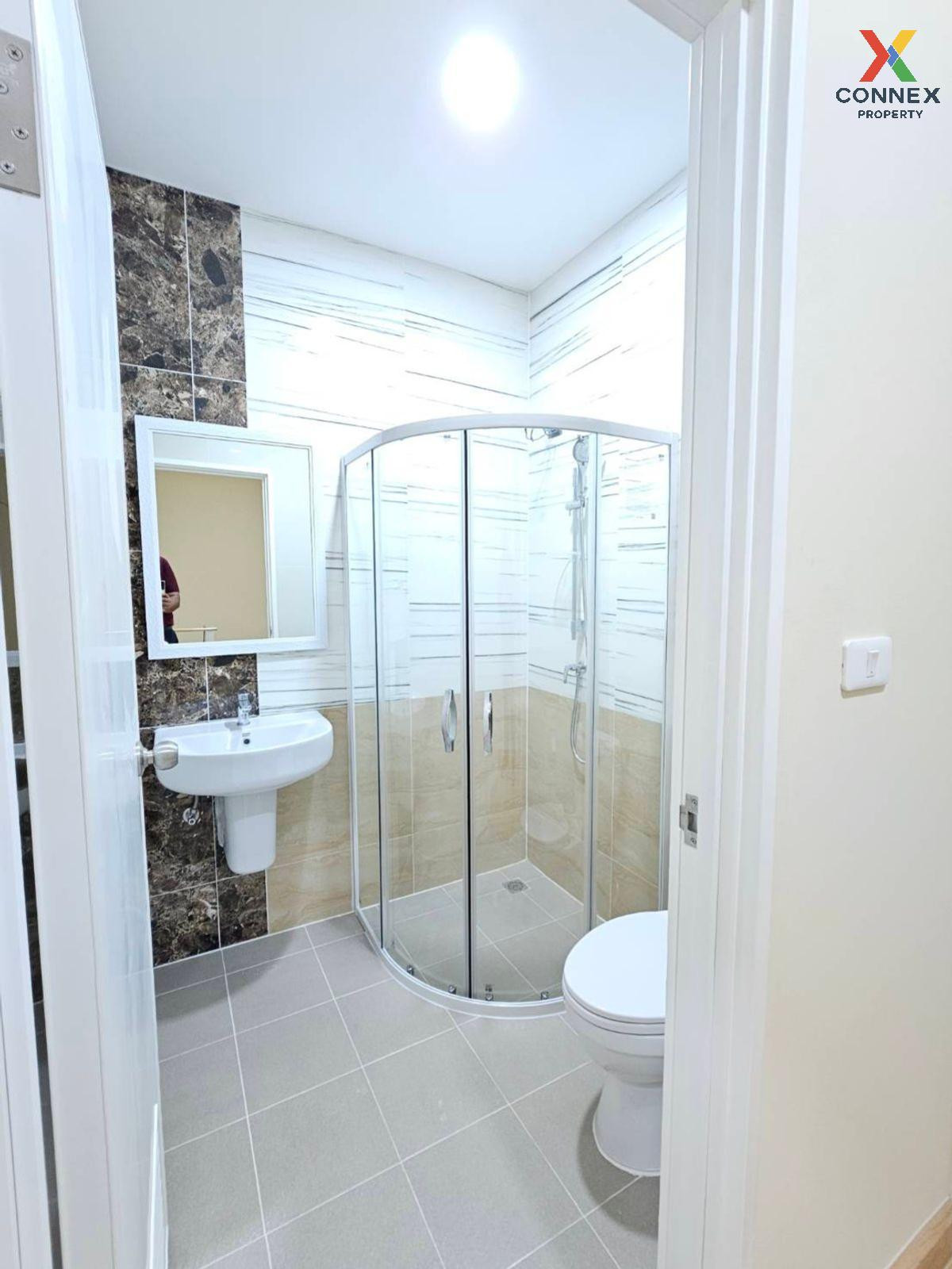 ขายทาวน์โฮมปิ่นเกล้า จรัญสนิทวงศ์ : ขายทาวน์เฮ้าส์/ทาวน์โฮม  โกลเด้น ทาวน์ ศิริราช-ราชพฤกษ์ MRT-บางขุนนนท์ บางขุนศรี เขต บางกอกน้อย กรุงเทพ CX-131389