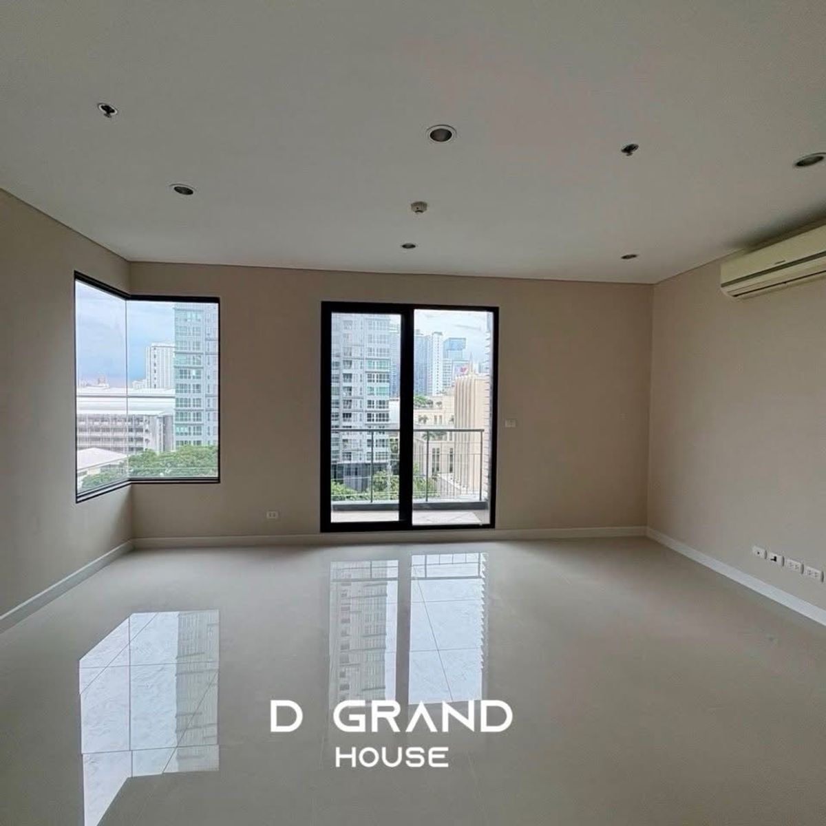 For SaleCondoRama9, Petchburi, RCA : 🏙 Villa Asoke — Rare Unit ขนาดใหญ่ ใจกลางอโศก–เพชรบุรี
2 ห้องนอน 86.5 ตร.ม. เพียง 10.9 ล้าน (จาก 13 ล้าน) 🔥