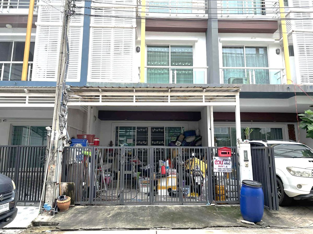 For SaleTownhomeChaengwatana, Muangthong : 3 -storey townhome for sale, 20 square meters, Chuan Chuen Modus Sente, Chaeng Watthana Road, Soi 41, Khlong Kluea Subdistrict, Pak Kred District, Nonthaburi
