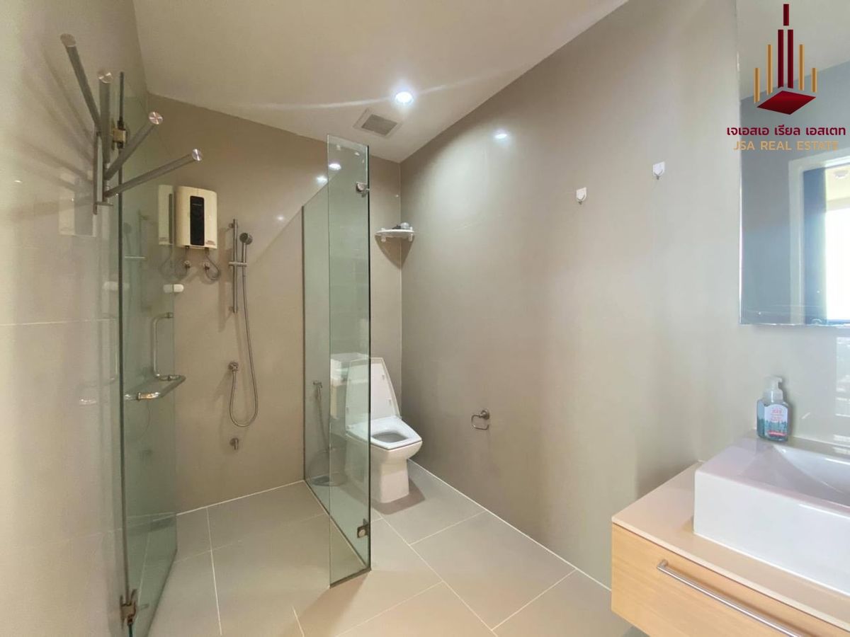 For RentCondoLadprao, Central Ladprao : ✨ For Rent: The Issara Ladprao Condo ✨ 💰 ONLY 40,000 THB/Month