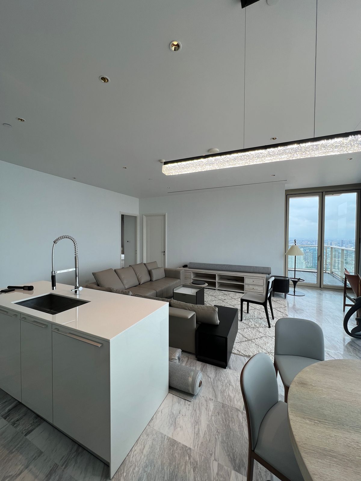 ให้เช่าคอนโดสาทร นราธิวาส : 137 ตร.ม. 2 ห้องนอน ที่ Four Seasons Private Residences กรุงเทพ ริมแม่น้ำเจ้าพระยา