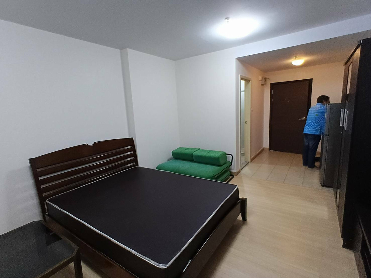 For RentCondoRama9, Petchburi, RCA : Very good price. The room is only 13000. Supalai Veranda Rama 9