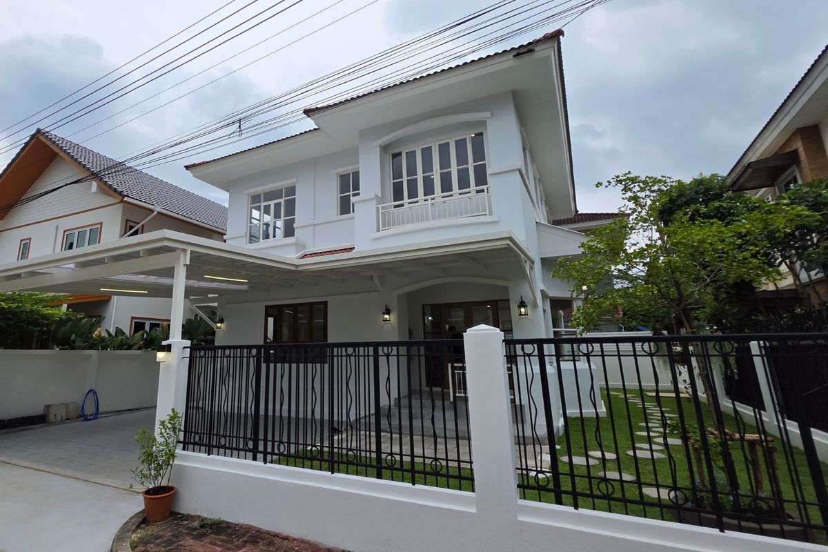 For SaleHouseKasetsart, Ratchayothin : New renovated house for sale in Nantawan Watcharapol, near the expressway, only 6.9MB