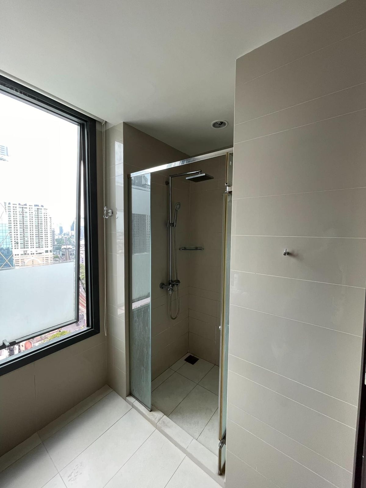 For SaleCondoRatchathewi,Phayathai : Pyne by Sansiri【𝐒𝐄𝐋𝐋 & 𝐑𝐄𝐍𝐓】🔥A classic, dark-toned room adds a touch of somberness and intrigue in a luxurious style.🔥  Contact Line ID: @hacondo