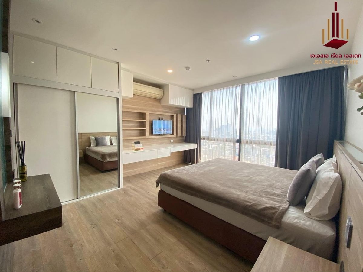 For RentCondoLadprao, Central Ladprao : ✨ For Rent: The Issara Ladprao Condo ✨ 💰 ONLY 40,000 THB/Month