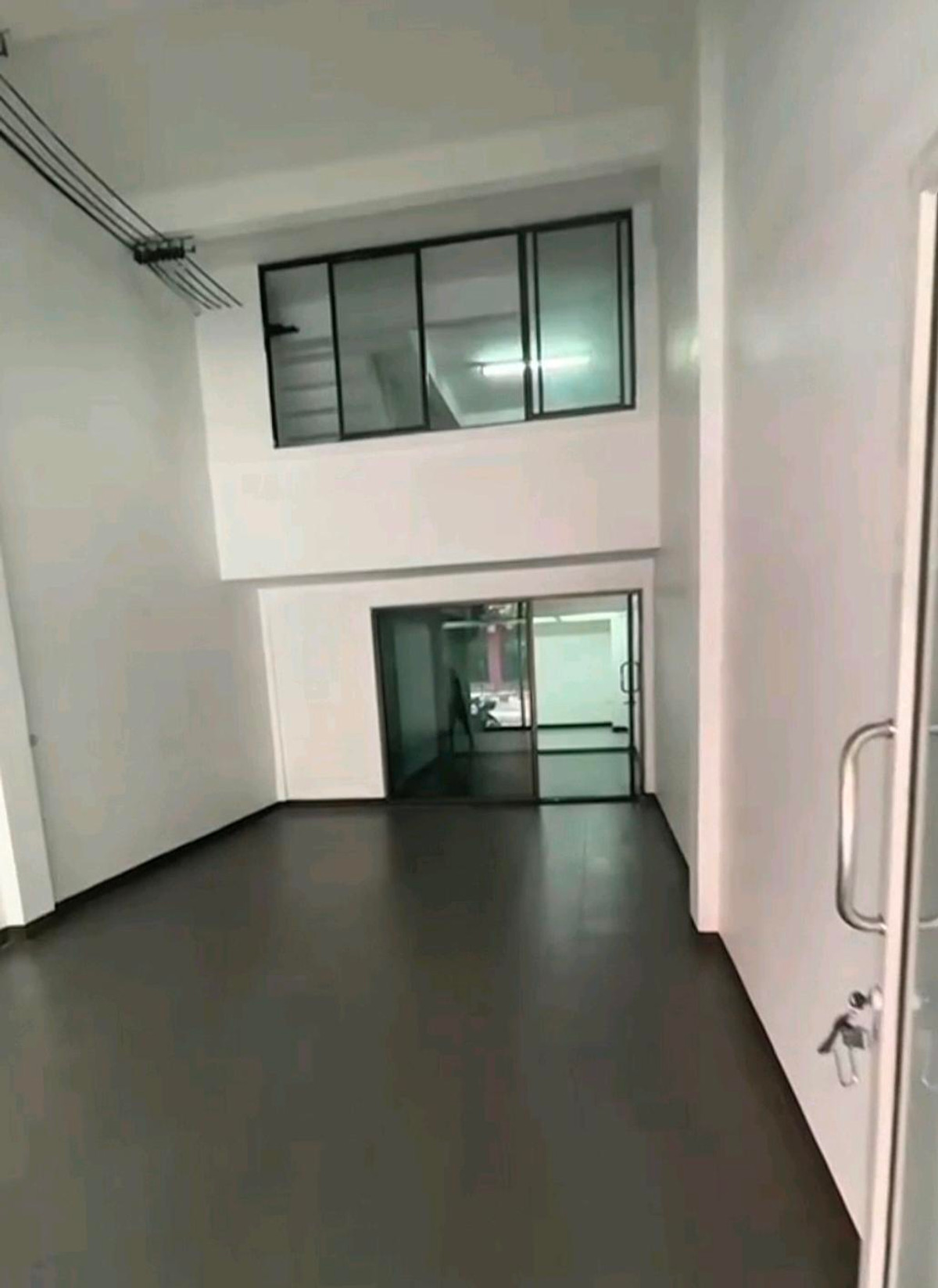 ขายอาคารพาณิชย์อ่อนนุช อุดมสุข : 📣ขายด่วน!! อาคารพาณิชย์ 5 ชั้น ติดถนนสุขุมวิท 71 ตึกรีโนเวทแล้ว ขายพร้อมผู้เช่า