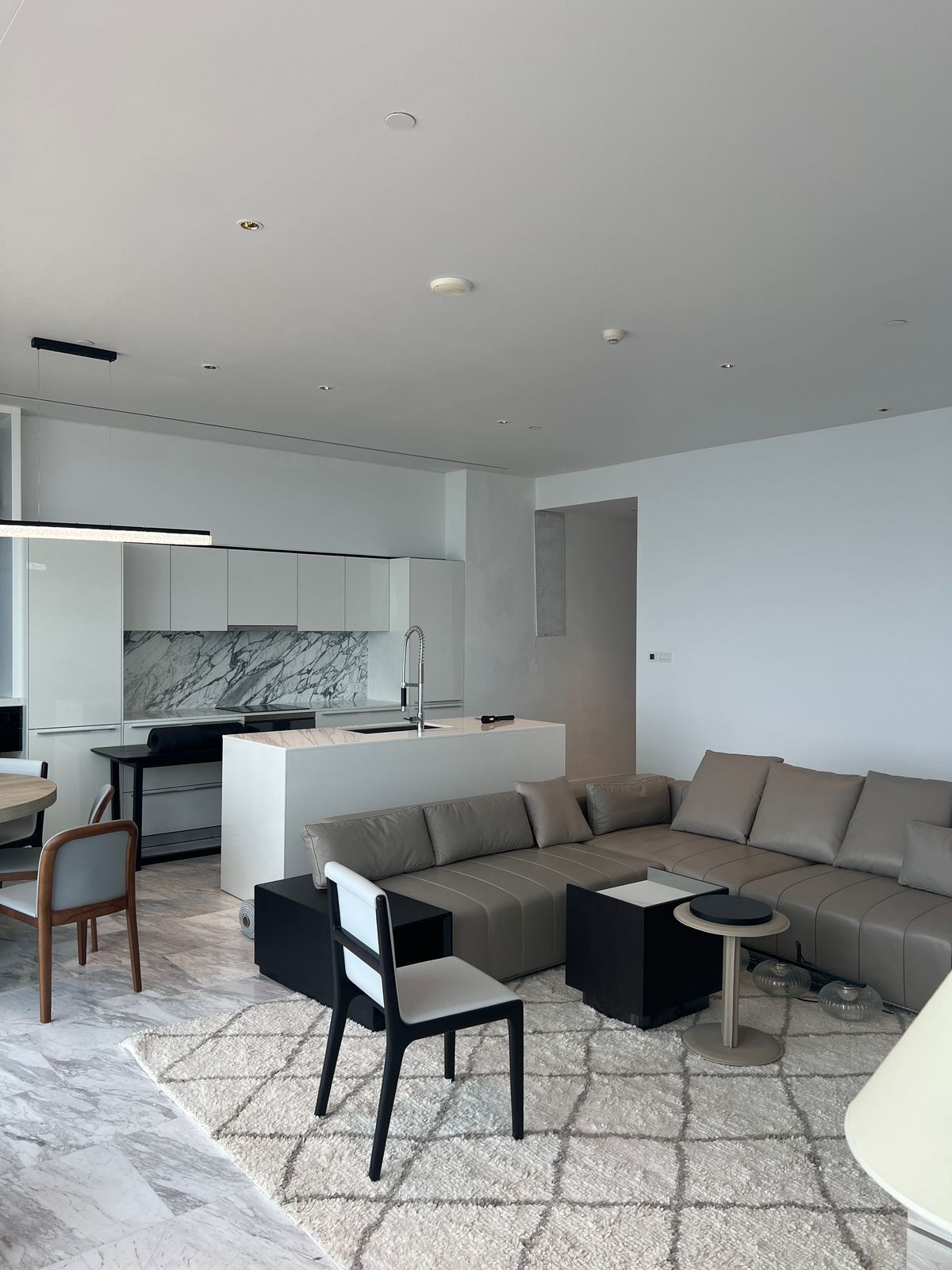 ให้เช่าคอนโดสาทร นราธิวาส : 137 ตร.ม. 2 ห้องนอน ที่ Four Seasons Private Residences กรุงเทพ ริมแม่น้ำเจ้าพระยา