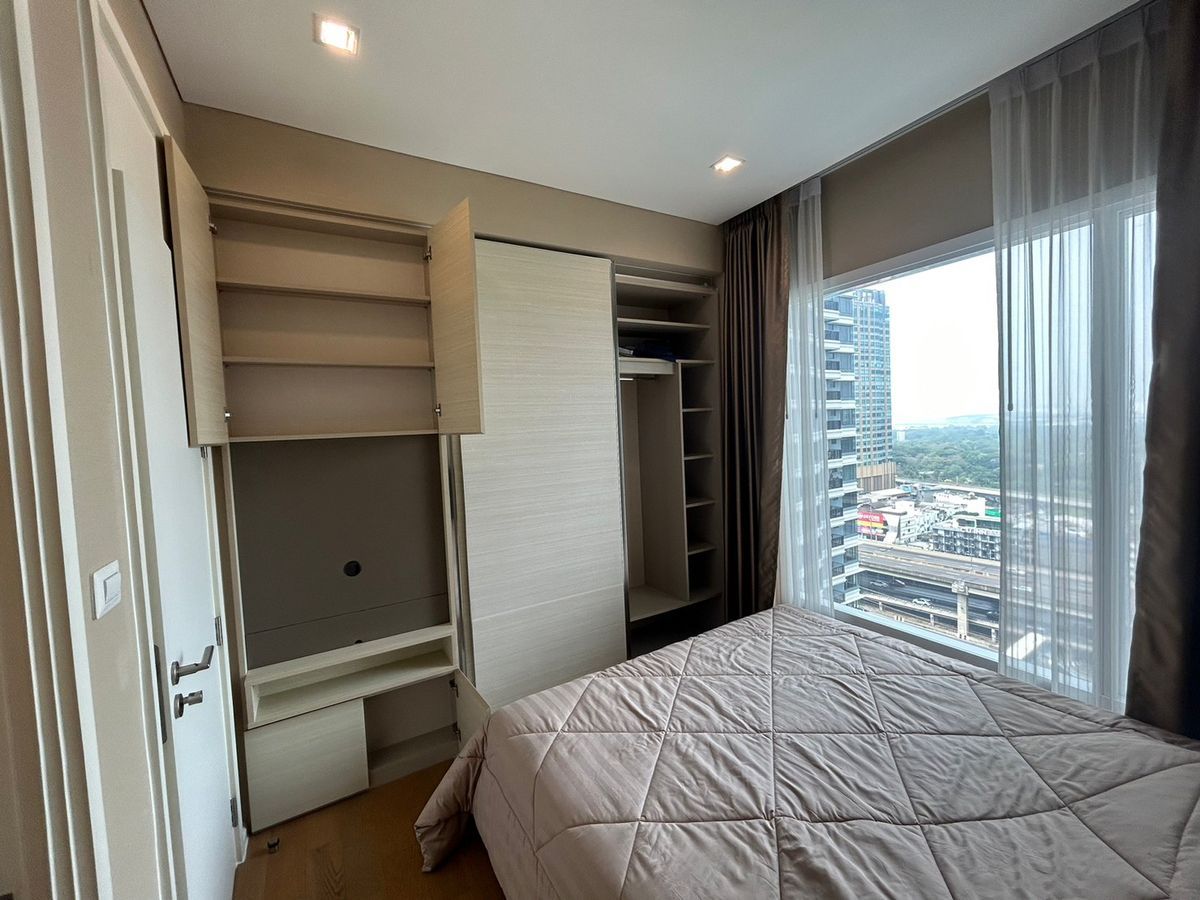 For RentCondoLadprao, Central Ladprao : For rent 🔥 The Saint Residences 🔥 near MRT Phahon Yothin, fully furnished and equipped with appliances.