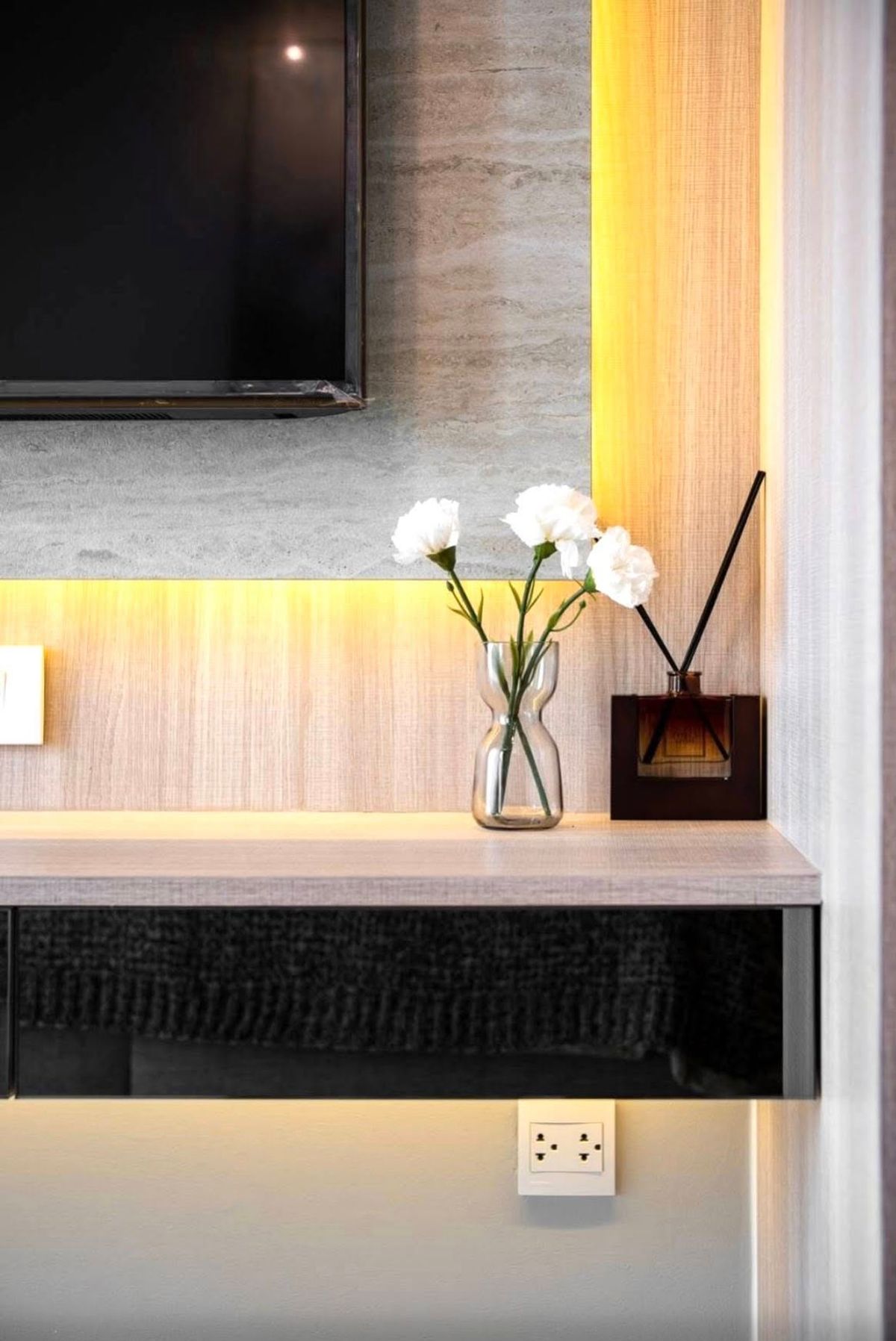 For RentCondoWitthayu, Chidlom, Langsuan, Ploenchit : Life One Wireless Condo for Rent (Life One Wireless), size 25 sq.m.