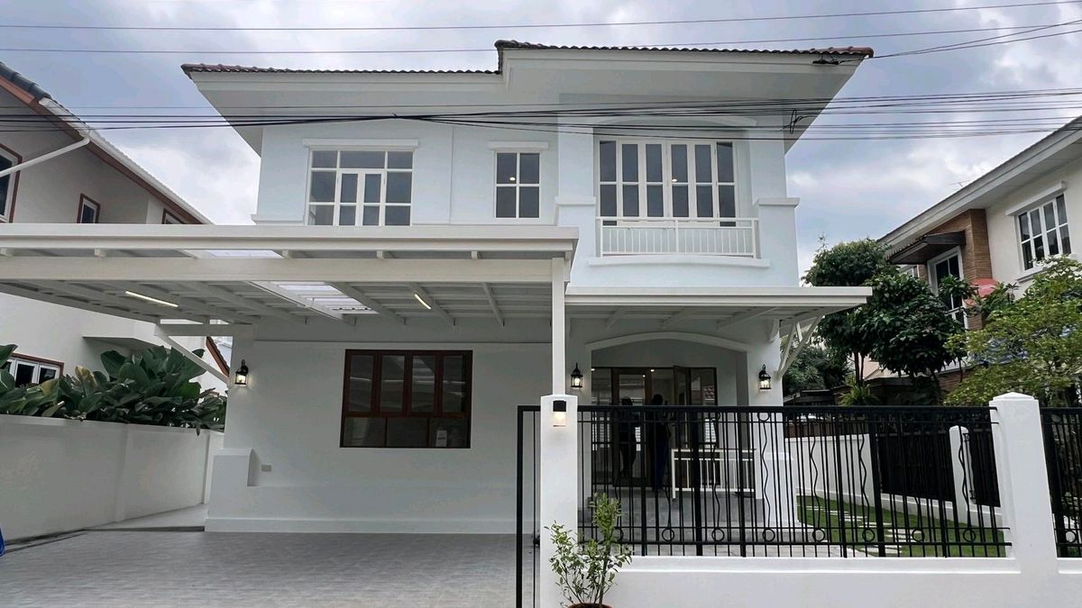 ขายบ้านเกษตรศาสตร์ รัชโยธิน : ขายบ้านเดี่ยว 2 ชั้น หมู่บ้านนันทวัน-วัชรพล รีโนเวทใหม่ ตกแต่งสวย 
ถนนสุขาภิบาล 5 เนื้อที่ 60 ตารางวา
พื้นที่ใช้สอย 200 ตารางเมตร 4 ห้องนอน 2 ห้องน้ำ พร้อมครัวบิวอิน
บ้านหันหน้าทางทิศใต้
