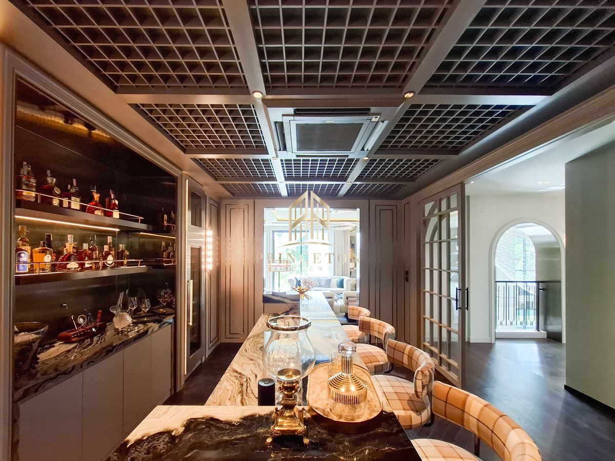 ขายบ้านบางนา แบริ่ง ลาซาล : สัมผัสความหรูหราที่ไม่เหมือนใครกับคฤหาสน์หรู 3 ชั้น CINQ ROYAL The Eighteen Bangna KM.7  📞092-4252445