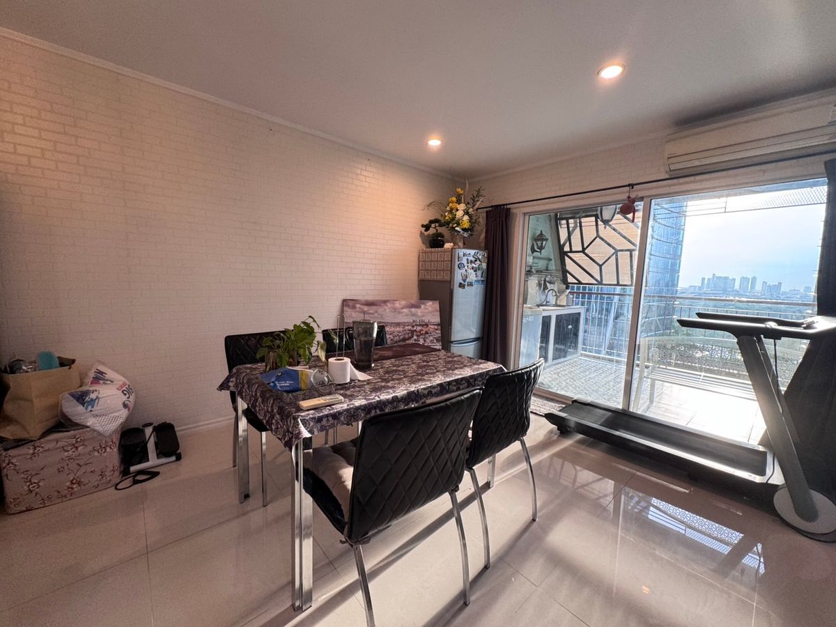 ขายคอนโดลาดพร้าว เซ็นทรัลลาดพร้าว : ขายด่วน ห้องสวยมาก มีระเบียงใหญ่ส่วนตัว มีเพียงชั้นละ 1 ห้องเท่านั้น !