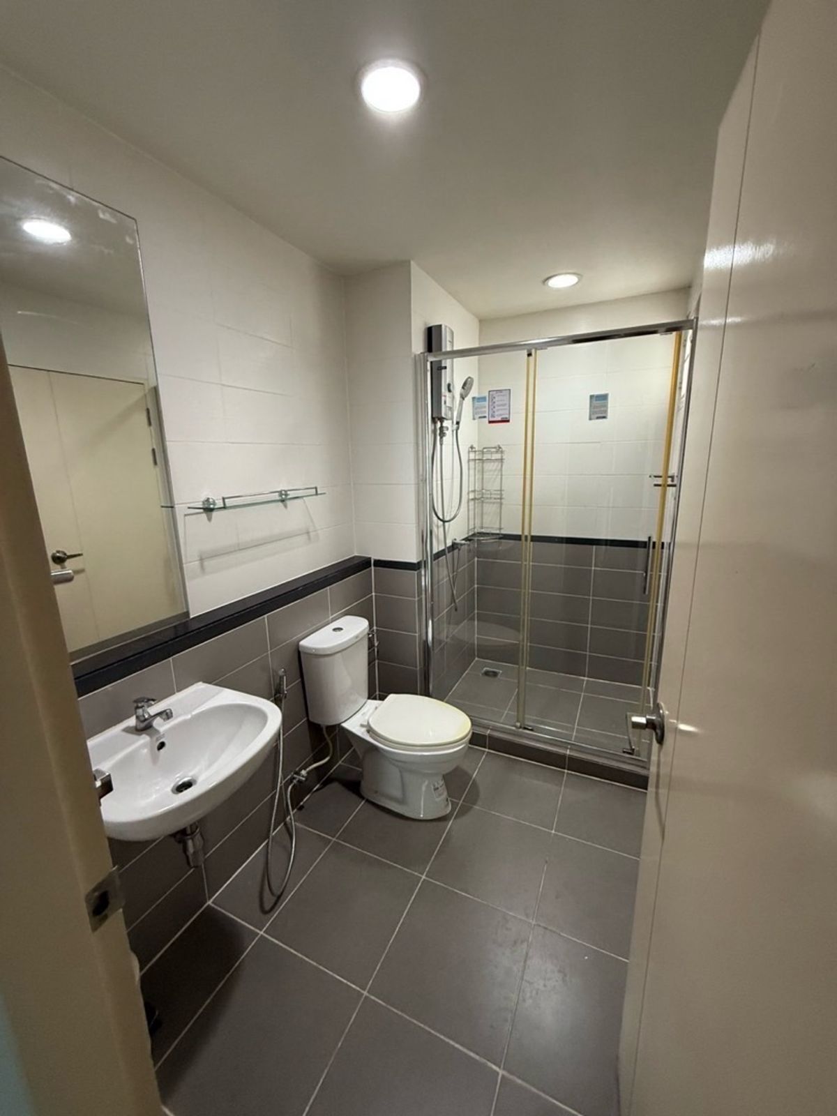 ให้เช่าทาวน์โฮมอ่อนนุช อุดมสุข : 📍 ทำเลศักยภาพในย่านสุขุมวิท 77 ใกล้ BTS และจุดขึ้น–ลงทางด่วน เดินทางสะดวก เข้า–ออกได้หลายเส้นทาง สุขุมวิท – ศรีนครินทร์ – บางนา