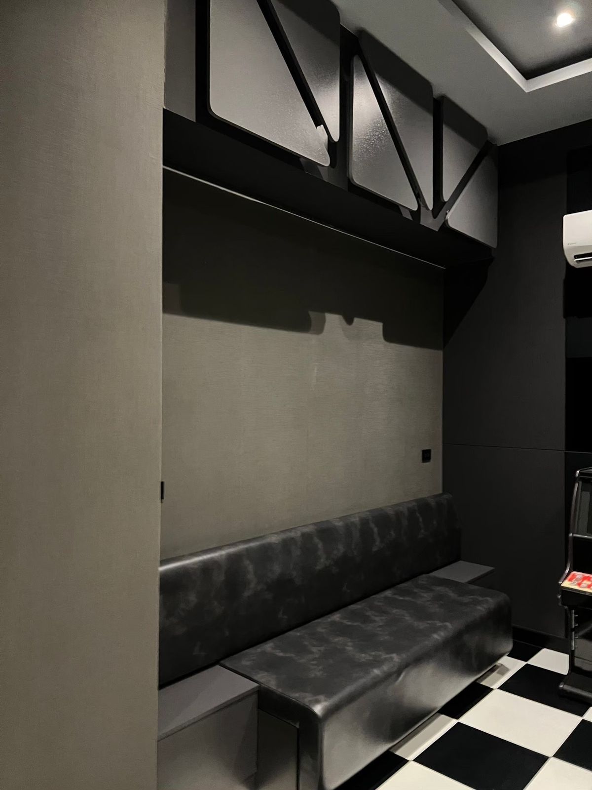 ขายคอนโดเลียบทางด่วนรามอินทรา : 🎉 Penthouse ปาร์ตี้สุด Private – ยกชั้น 2 ฝั่ง พร้อมสระว่ายน้ำส่วนตัว