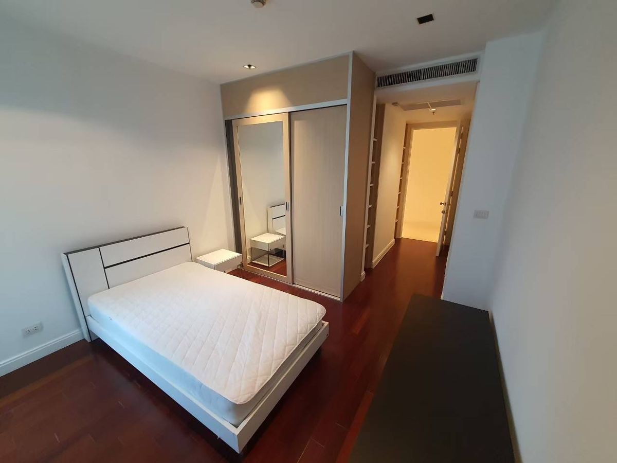 For RentCondoWitthayu, Chidlom, Langsuan, Ploenchit : ATNENE RESIDENCE condo, convenient to travel near the BTS, have a beautiful shuttle room, complete furniture ready !!